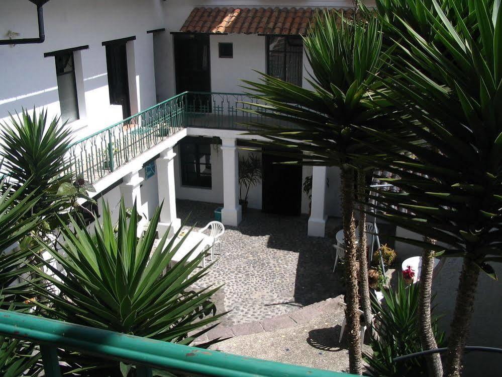 Hostal L'Auberge Inn Quito Exterior foto